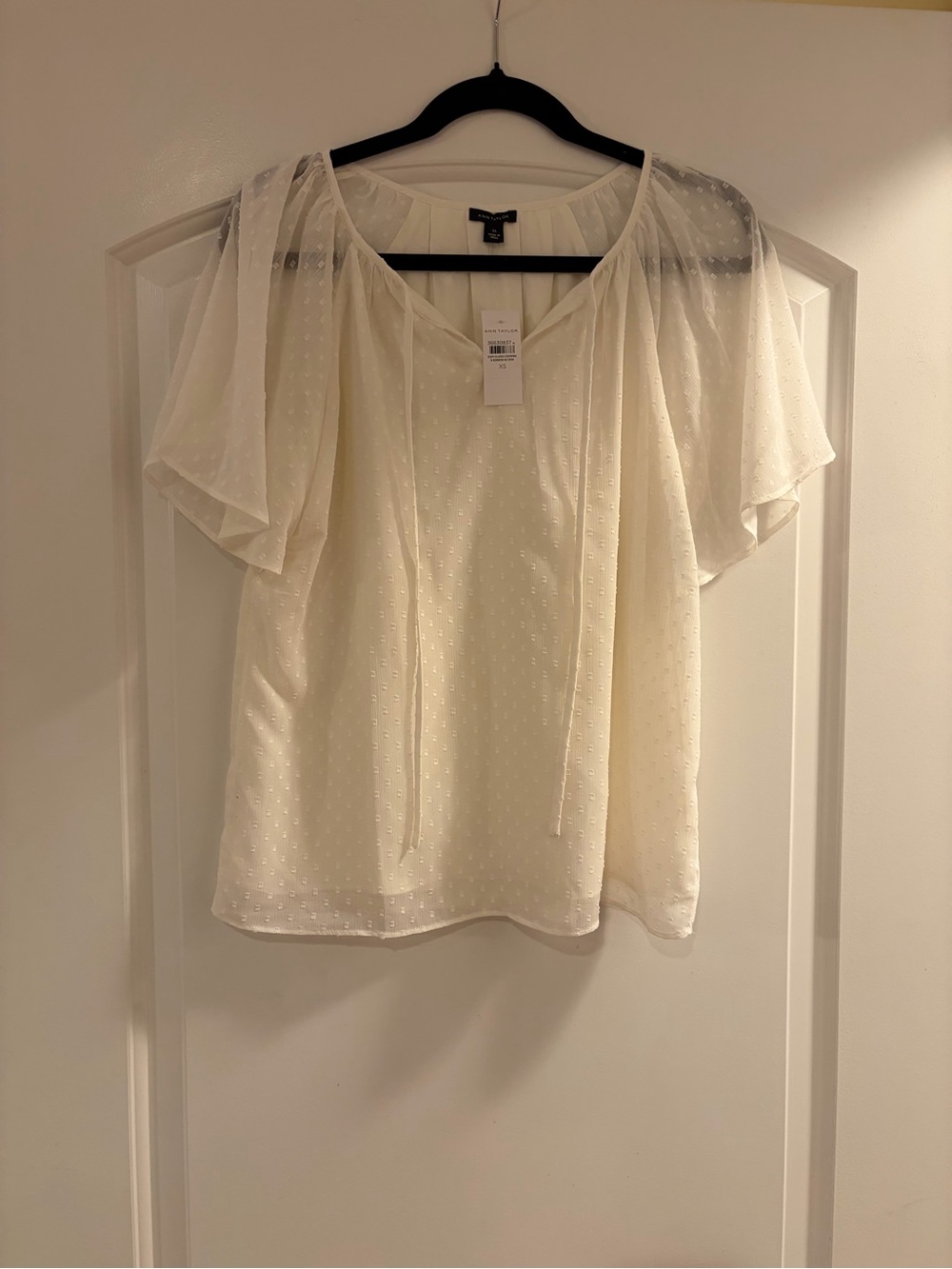 ⚡️FLASH SALE⚡️ NWT Ann Taylor Ivory Swiss Dot Flutter Sleeve Lined Top